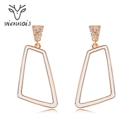 Picture of Low Cost Rose Gold Plated Artificial Crystal Dangle Earrings