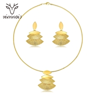 Picture of Dubai Gold Plated Necklace and Earring Set in Exclusive Design