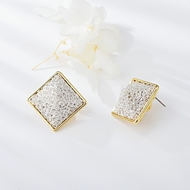 Picture of Featured Gold Plated Dubai Stud Earrings with Full Guarantee