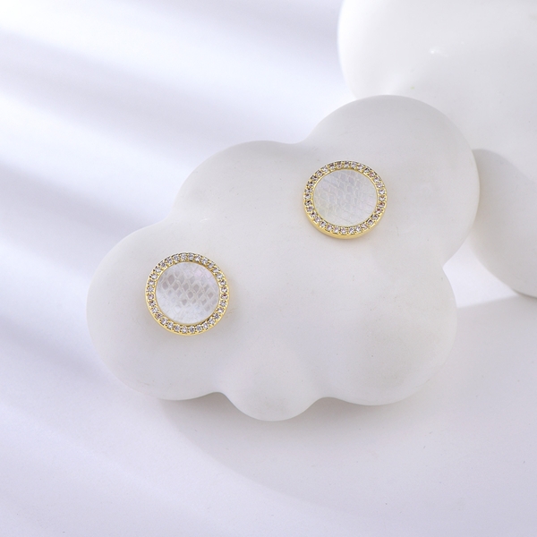 Picture of Filigree Small Delicate Stud Earrings