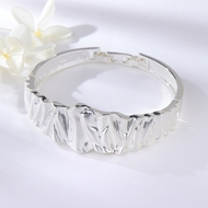 Picture of Buy Zinc Alloy Dubai Fashion Bangle with Wow Elements