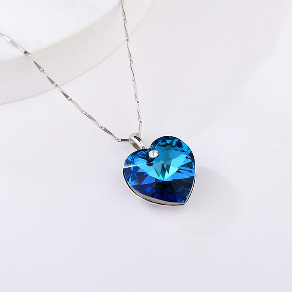 Aroncent Women's Heart of Ocean Necklace with Swarovski Crystals - Eternal  Love, Blue Heart Pendant Valentine's Day Gift : Amazon.in: Fashion
