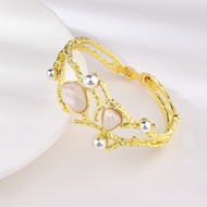 Picture of Reasonably Priced Gold Plated Big Fashion Bangle with Low Cost