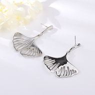 Picture of Brand New Platinum Plated Zinc Alloy Dangle Earrings with SGS/ISO Certification