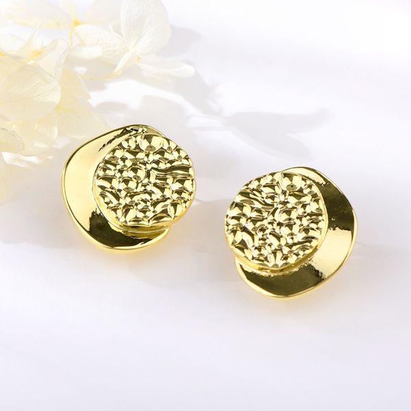 Picture of Dubai Medium Stud Earrings with Fast Delivery
