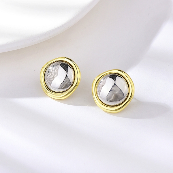 Picture of Wholesale Multi-tone Plated Small Stud Earrings with No-Risk Return