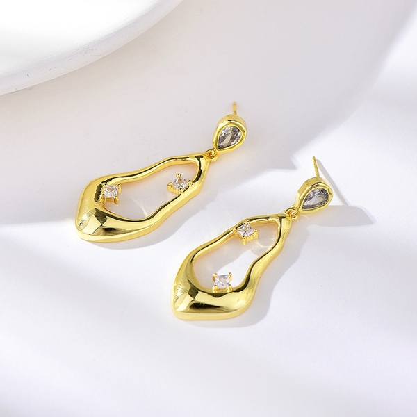 Picture of Eye-Catching Gold Plated Medium Dangle Earrings with Member Discount