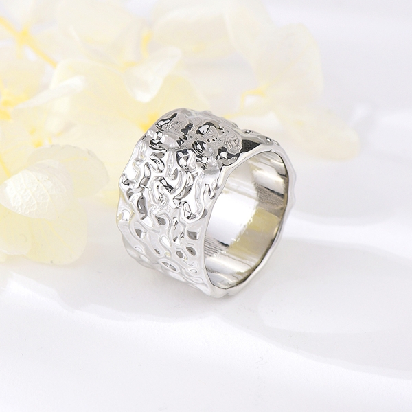 Picture of Distinctive Platinum Plated Zinc Alloy Fashion Ring of Original Design