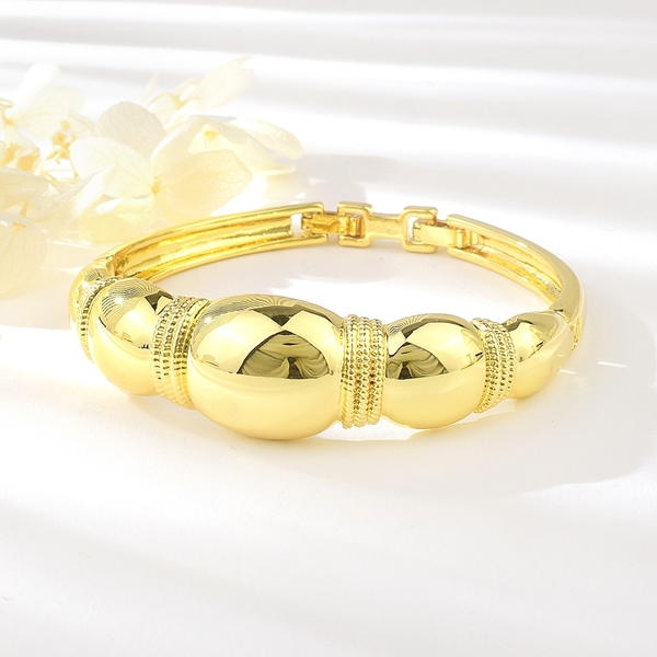 Picture of Recommended Gold Plated Big Fashion Bangle from Top Designer