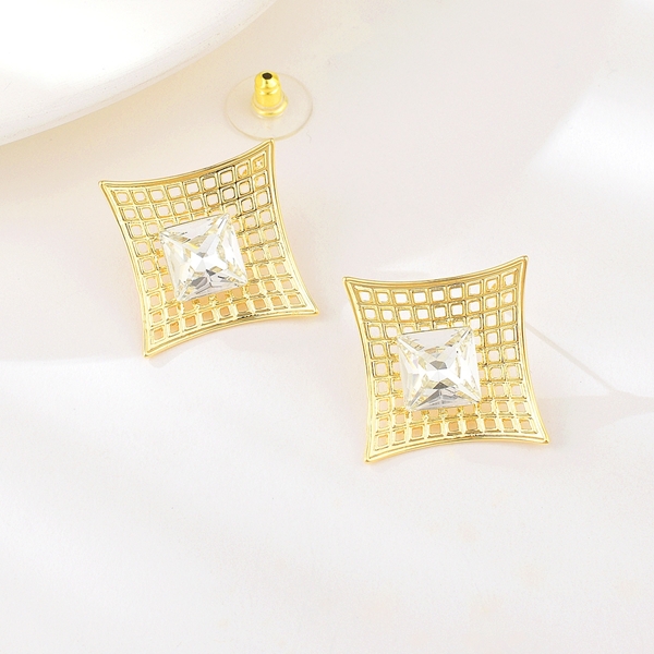 Picture of Impressive White Gold Plated Stud Earrings with Low MOQ