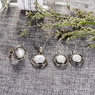 Picture of Vintage White 3 Piece Jewelry Set Online Only