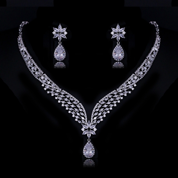 Picture of Hot Selling White Luxury 2 Piece Jewelry Set from Top Designer