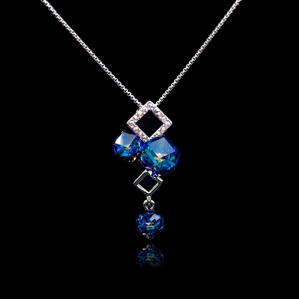 Picture of Affordable Platinum Plated Small Pendant Necklace from Trust-worthy Supplier