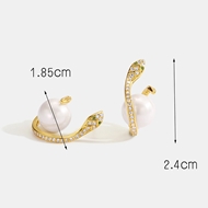 Picture of Cheap Gold Plated Delicate Stud Earrings From Reliable Factory