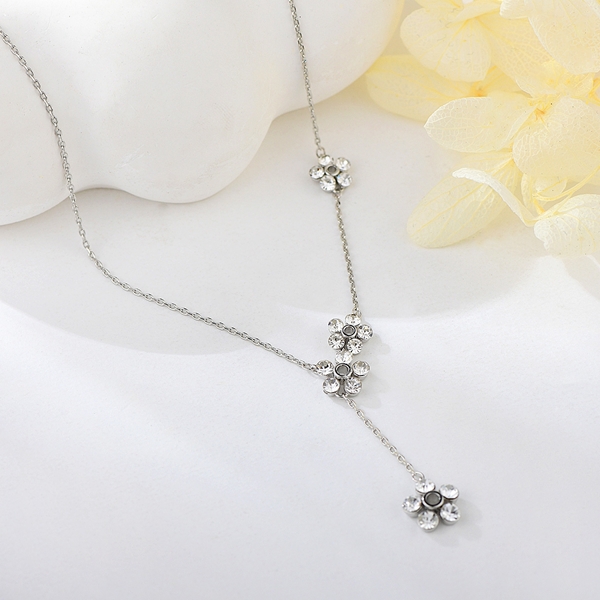 Picture of Attractive White Delicate Pendant Necklace with Unbeatable Quality