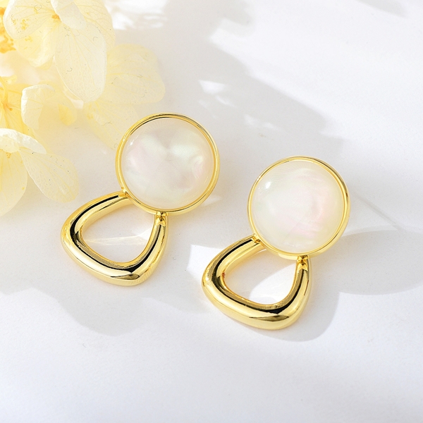Picture of Sparkling Small Classic Stud Earrings