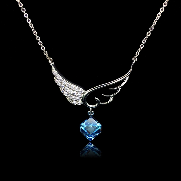 Picture of Zinc Alloy Swarovski Element Pendant Necklace with Unbeatable Quality