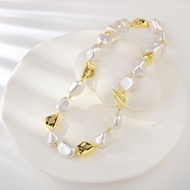 Picture of Classic shell pearl Short Statement Necklace with Speedy Delivery