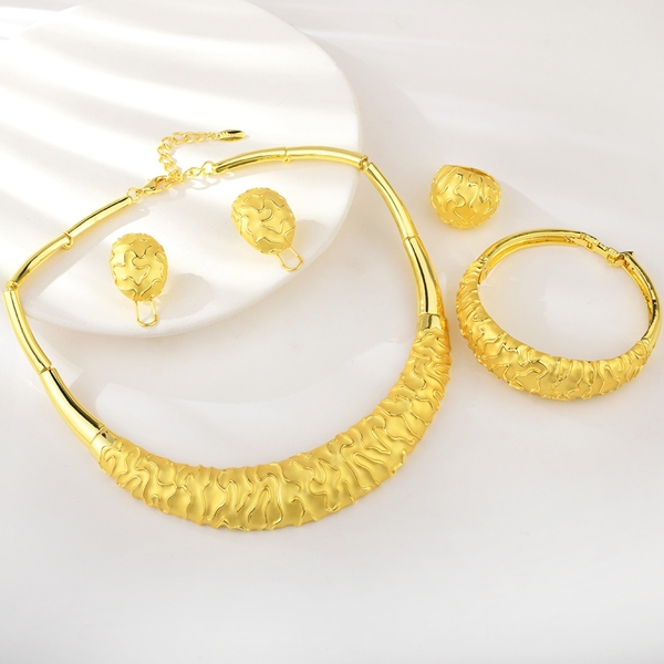 Picture of Unusual Dubai Gold Plated 4 Piece Jewelry Set