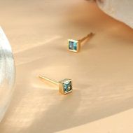Picture of Delicate Cubic Zirconia Gold Plated Stud Earrings