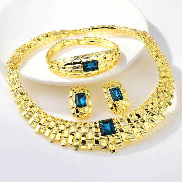 Picture of Great Artificial Crystal Gold Plated 3 Piece Jewelry Set