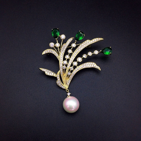 Picture of Good Cubic Zirconia Green Brooche