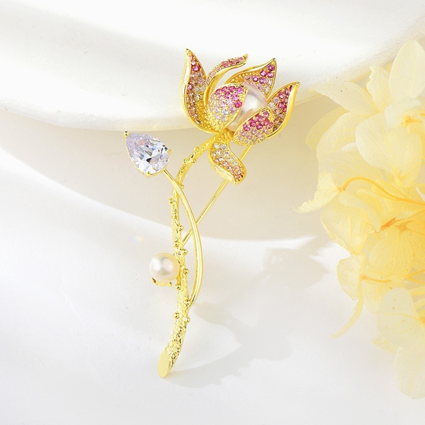 Picture of Delicate Cubic Zirconia Brooche from Certified Factory