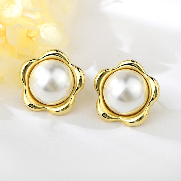 Picture of Zinc Alloy Artificial Pearl Big Stud Earrings at Great Low Price