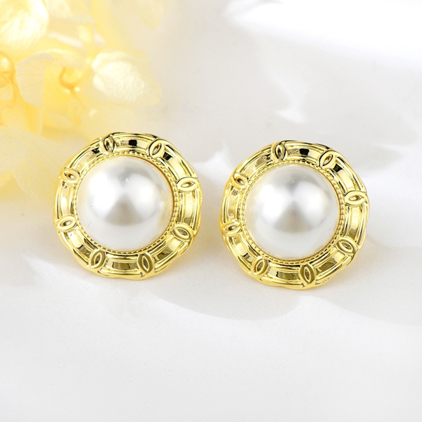 Picture of Hypoallergenic Gold Plated Classic Big Stud Earrings with Easy Return