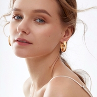 Picture of Delicate Big Huggie Earrings with Low MOQ