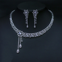 Show details for Charming White Flowers & Plants 2 Piece Jewelry Set at Super Low Price