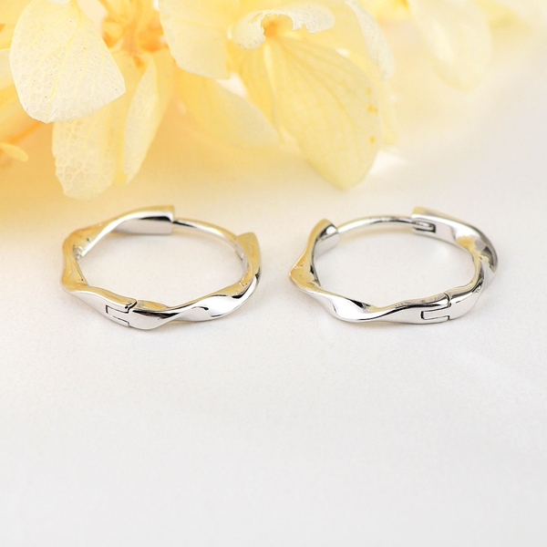 Picture of Stylish Party Platinum Plated Small Hoop Earrings
