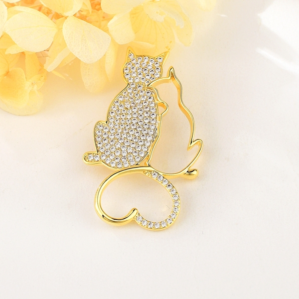 Picture of Nickel Free Gold Plated Cubic Zirconia Brooche with Fast Shipping